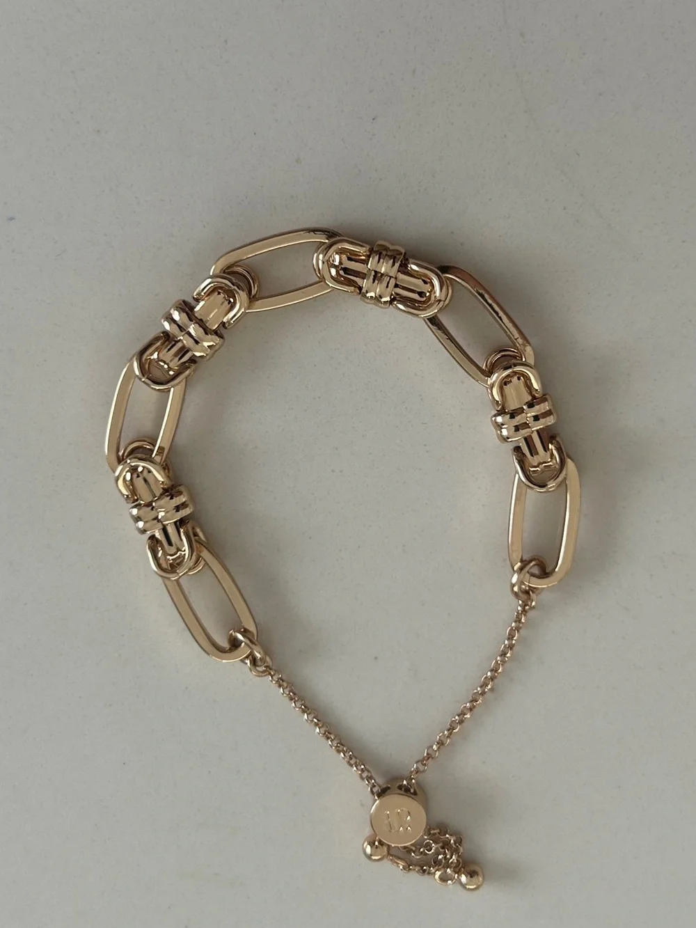 Bomb Party Gold Tone Link Bracelet with removable Cowboy Hat & Y’ALL Charm NEW - Picture 2 of 4